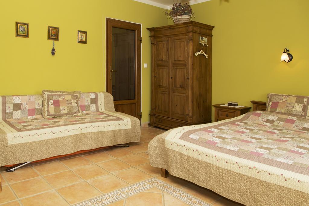 Rekreacny Dom Sisi Hotell Podhájska Exteriör bild